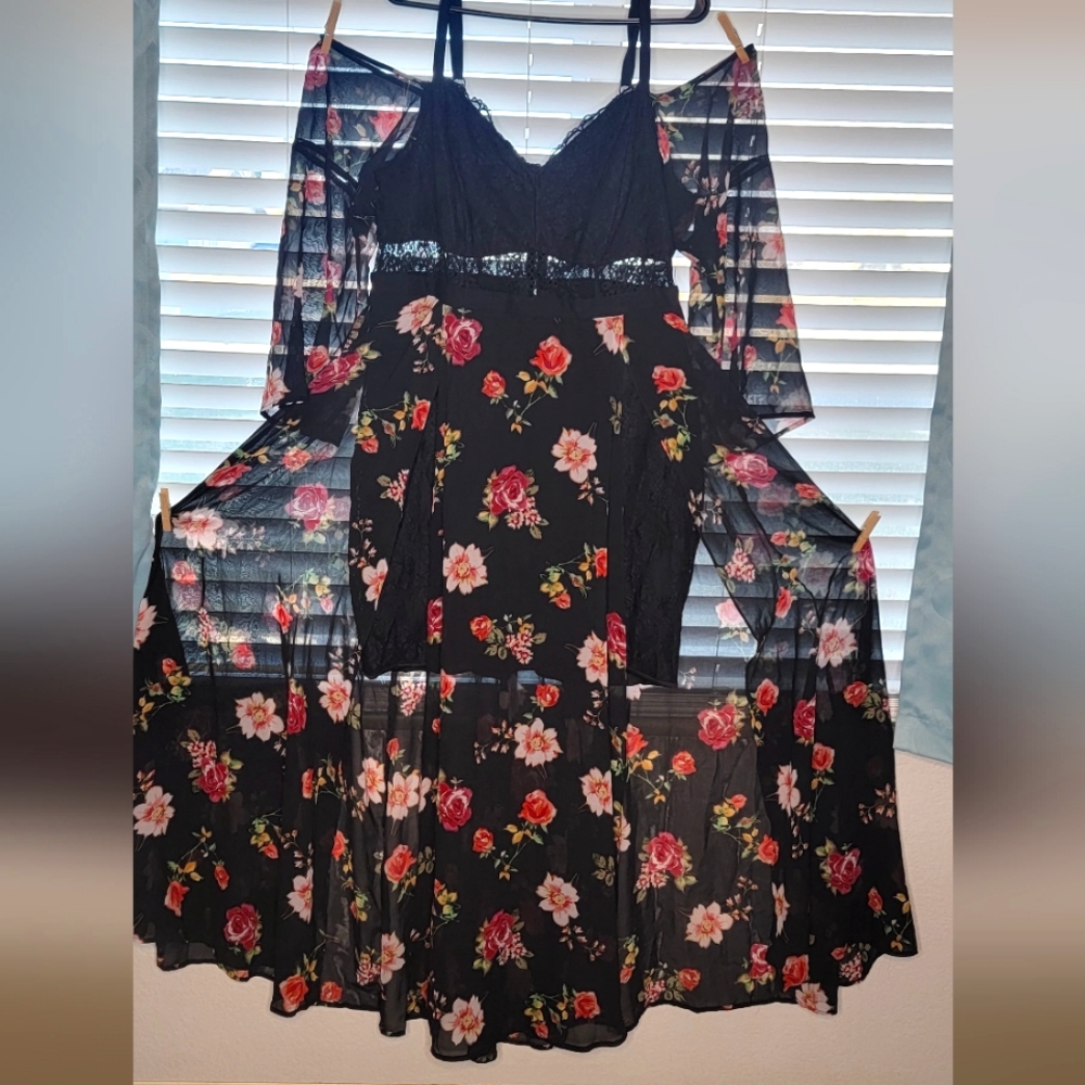 Torrid Insider Floral and Lace Cold Shoulder Maxi Dress